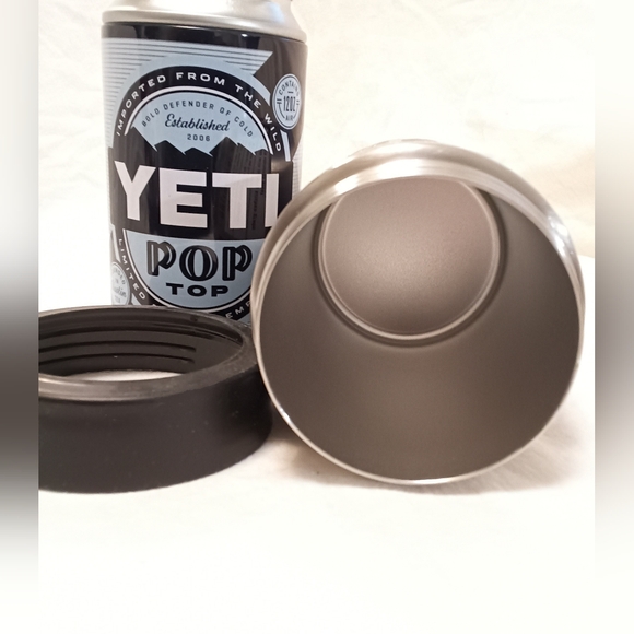YETI Colster Stainless Steel No Sweat Design Keeps drinks cold for hours - Picture 4 of 8